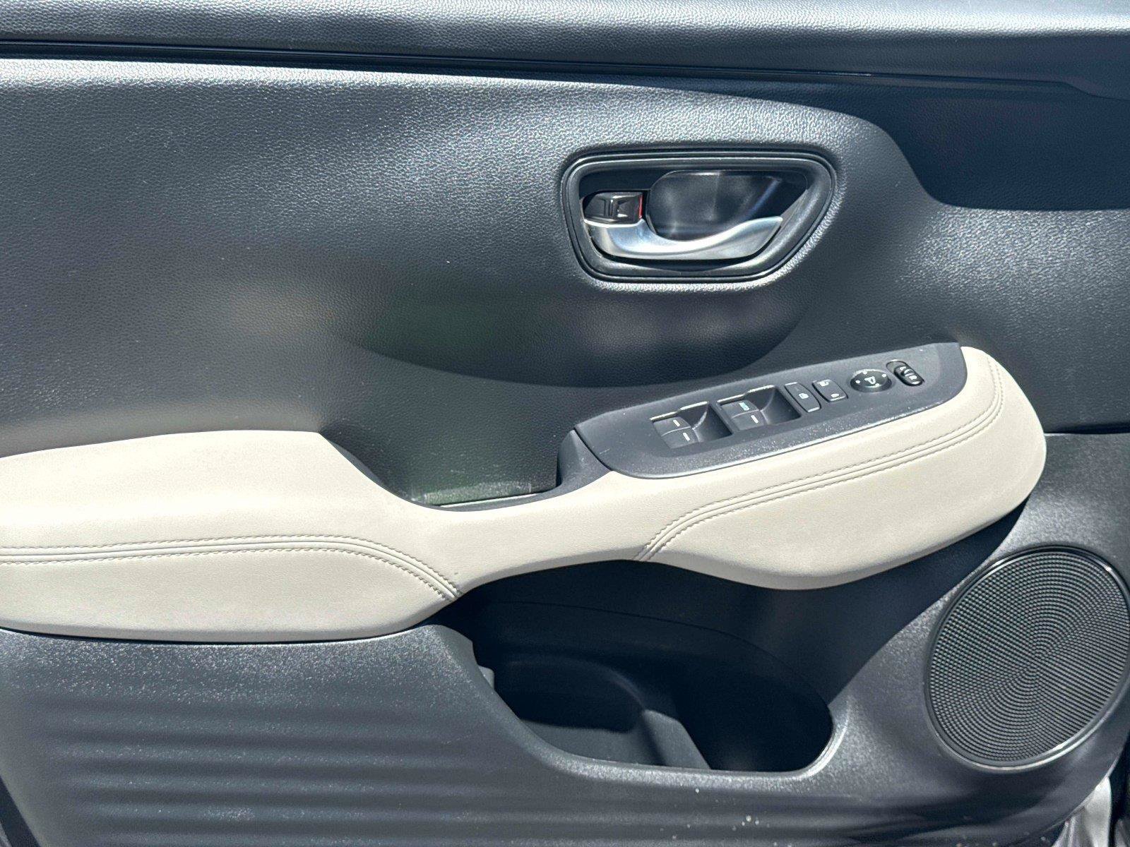 Certified 2025 Honda HR-V LX image 16