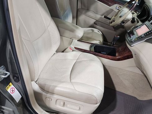 Used 2011 Toyota Avalon Limited FWD image 18