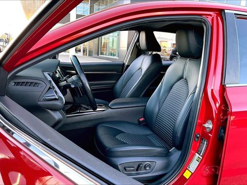 Used 2019 Toyota Camry SE image 7