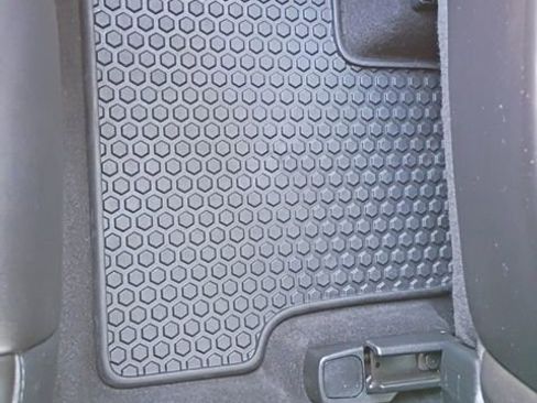 Used 2019 Jeep Cherokee Latitude Plus w/ Cold Weather Group image 15