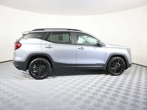Used 2023 GMC Terrain SLE w/ Driver Convenience Package image 7