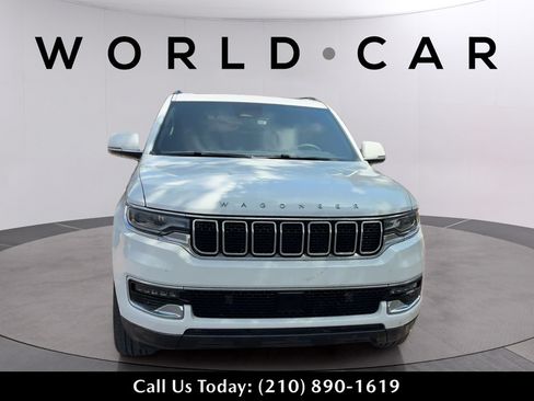Used 2022 Jeep Wagoneer Series I w/ Premium Group I AWD/4WD image 16