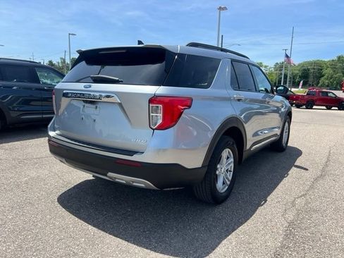 Certified 2024 Ford Explorer XLT w/ Equipment Group 202A AWD/4WD image 4
