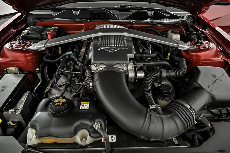 Used 2010 Ford Mustang GT RWD image 11