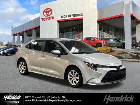 Used 2024 Toyota Corolla LE image 1