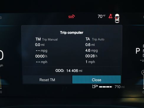 Used 2025 Volvo XC60 B5 Plus image 25