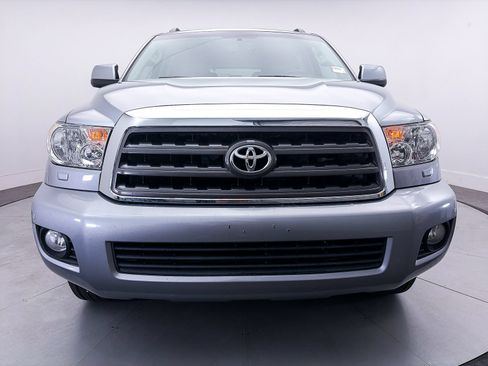 Used 2017 Toyota Sequoia SR5 w/ Premium Package AWD/4WD image 11
