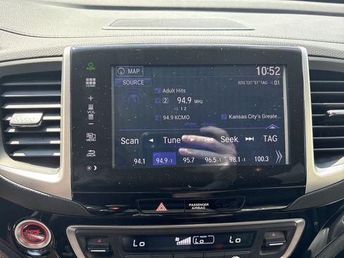 Used 2016 Honda Pilot Elite image 23