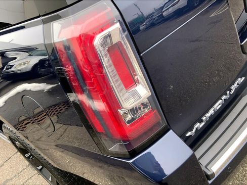 Used 2019 GMC Yukon XL Denali w/ Open Road Package image 28