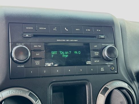 Used 2017 Jeep Wrangler Sport image 9