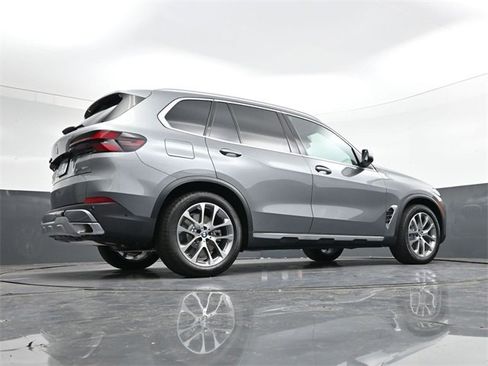 New 2026 BMW X5 xDrive50e w/ Climate Comfort Package image 27