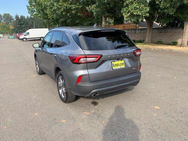 Used 2025 Ford Escape ST-Line Select AWD/4WD image 3