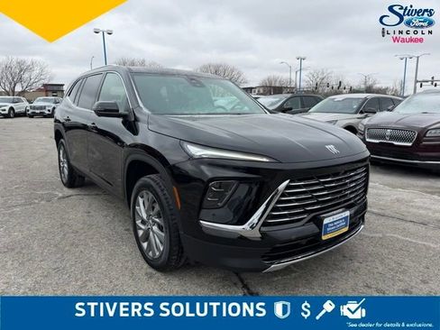 Used 2025 Buick Enclave Preferred image 3