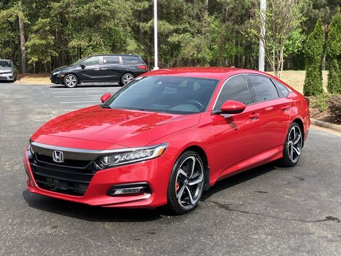 Used 2018 Honda Accord Sport image 6