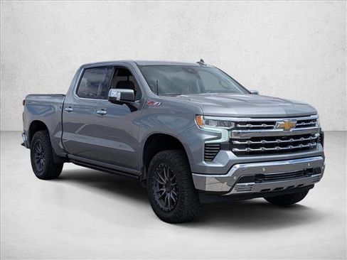Used 2023 Chevrolet Silverado 1500 LTZ w/ LTZ Premium Package AWD/4WD image 3