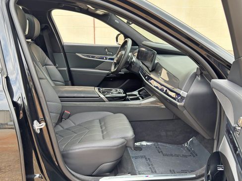 Used 2023 BMW 740i w/ Executive Package RWD image 16