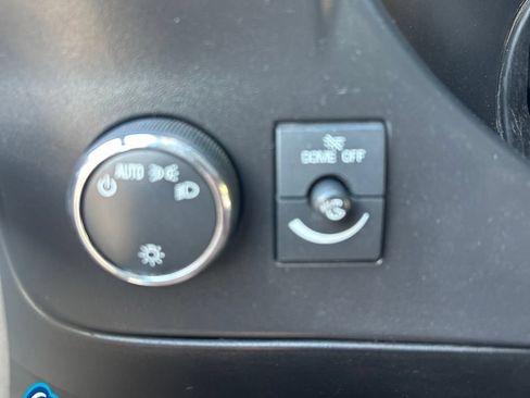 Used 2018 Chevrolet Express 2500 Extended RWD image 23