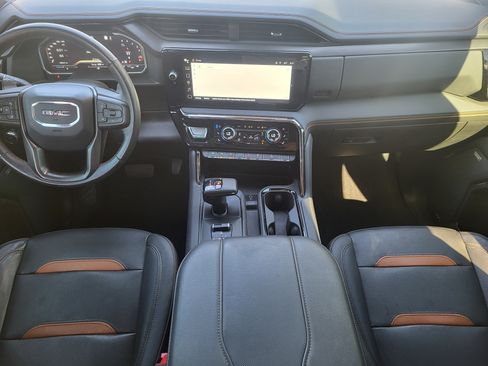Used 2023 GMC Sierra 1500 AT4 w/ Technology Package AWD/4WD image 22