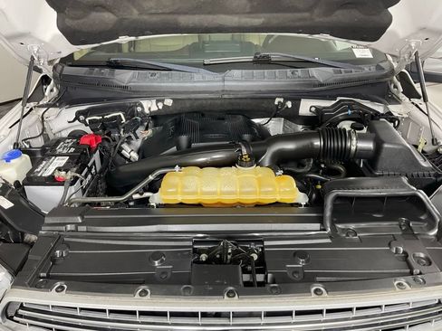Used 2019 Ford F150 Lariat w/ Equipment Group 502A Luxury AWD/4WD image 9
