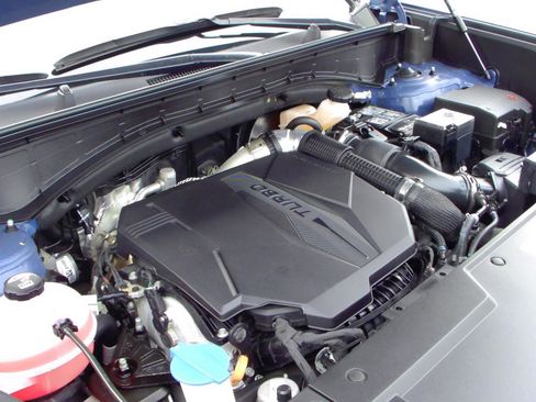 Used 2025 Hyundai Santa Fe SEL AWD/4WD image 9
