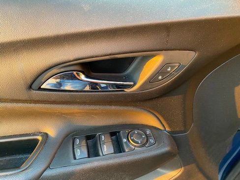 Used 2024 Chevrolet Equinox LT FWD image 18