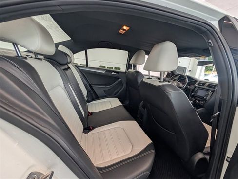 Used 2016 Volkswagen Jetta Sport image 14