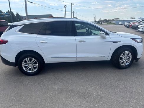 Used 2019 Buick Enclave Essence AWD/4WD image 4