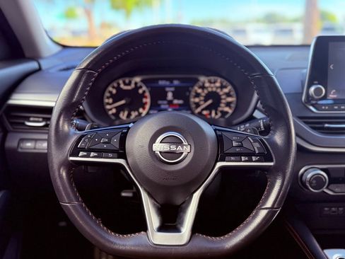 Used 2024 Nissan Altima 2.5 SR FWD image 19