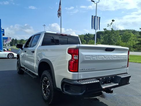 Used 2022 Chevrolet Silverado 1500 ZR2 w/ Technology Package AWD/4WD image 5