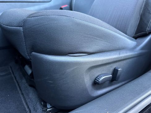 Used 2025 Nissan Altima 2.5 SV image 13