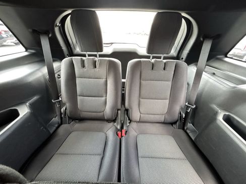 Used 2018 Ford Explorer XLT FWD image 25