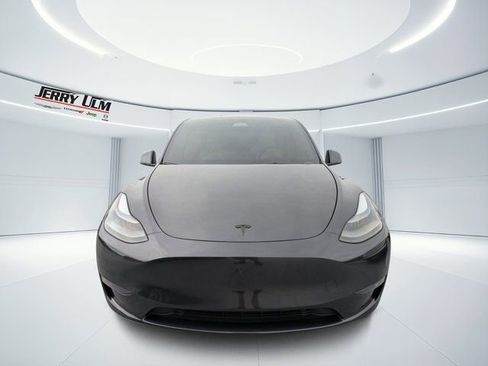 Used 2024 Tesla Model Y Performance image 7