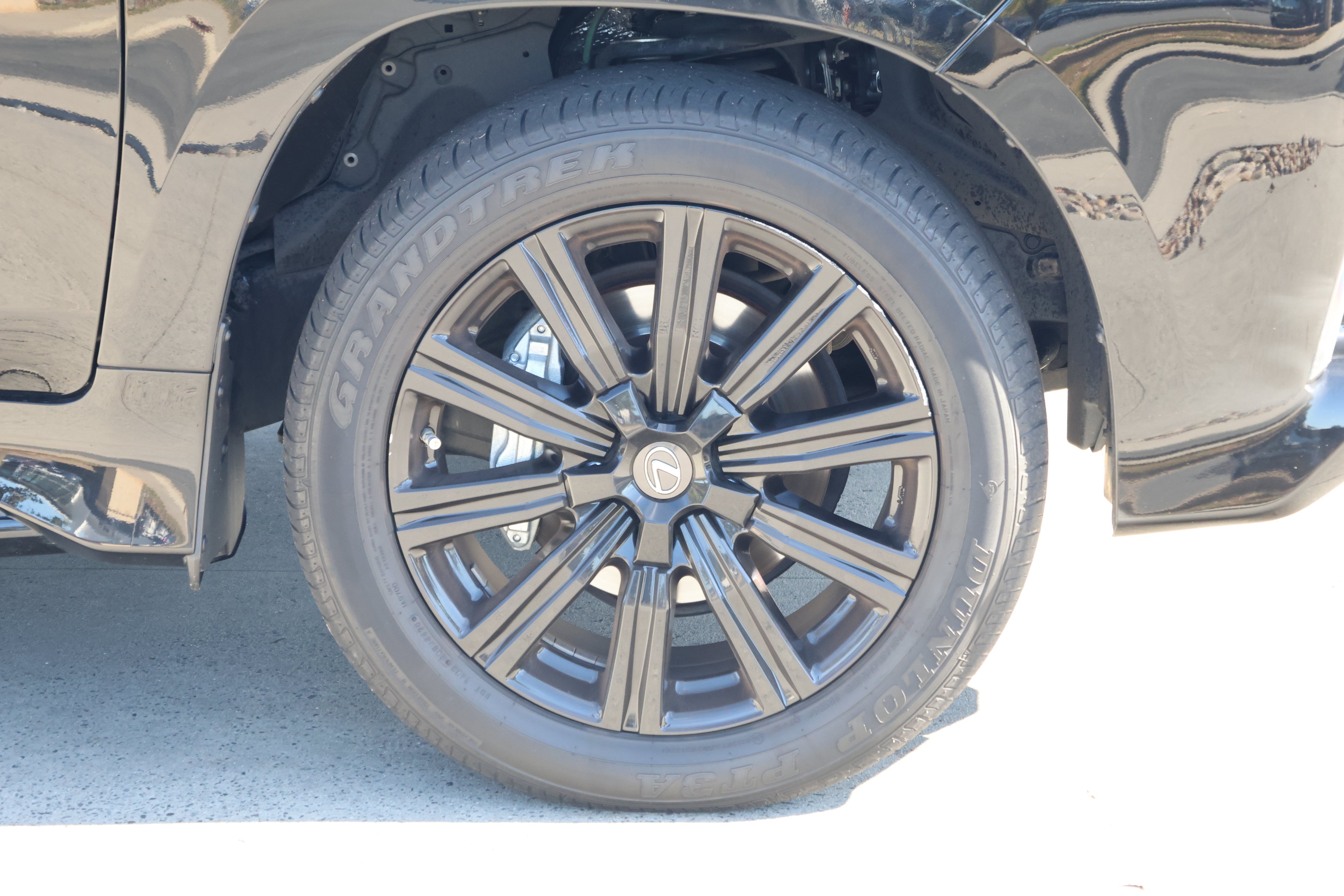 Used 2021 Lexus LX 570 4WD w/ Inspiration Series #2 image 11