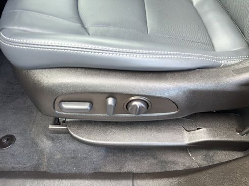 Used 2022 Buick Enclave Essence w/ Experience Buick Package image 16