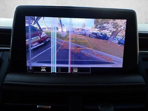 Used 2021 Chevrolet Suburban LT image 17