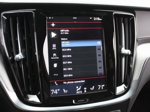 Certified 2022 Volvo S60 T8 R-Design image 23