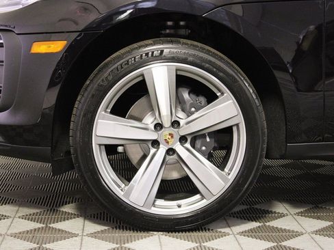 Certified 2026 Porsche Macan AWD/4WD image 38