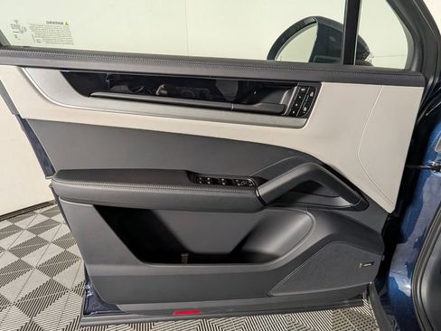 New 2026 Porsche Cayenne Coupe image 25