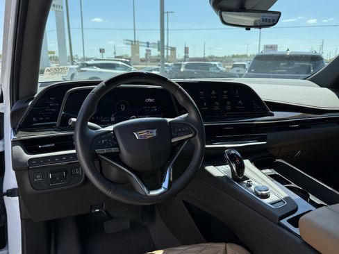 Used 2024 Cadillac Escalade ESV Sport w/ LPO, ONYX Package image 18