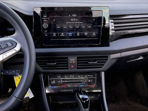 Used 2025 Volkswagen Jetta S image 9