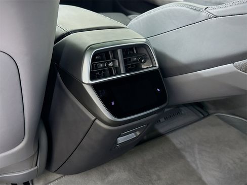 Used 2022 Lucid Air Grand Touring image 26