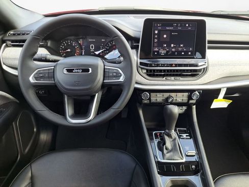 New 2026 Jeep Compass Latitude image 18