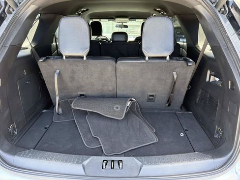 Used 2020 Ford Explorer XLT w/ Equipment Group 202A RWD image 5
