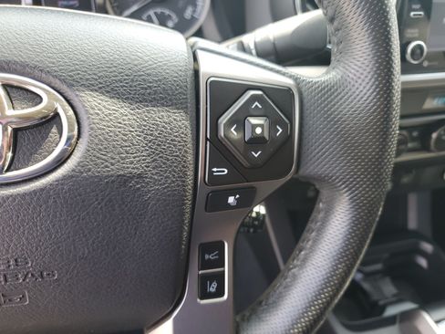 Used 2022 Toyota Tacoma SR5 w/ Technology Package RWD image 17