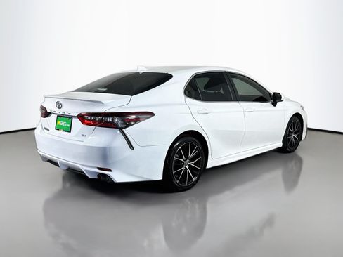 Used 2023 Toyota Camry SE FWD image 10