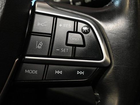 Used 2021 Toyota Highlander XLE image 17