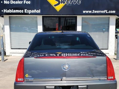 Used 2006 Cadillac DTS w/ Trunk Convenience Package image 12