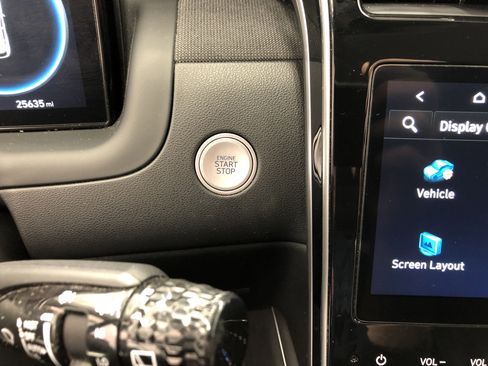 Used 2024 Hyundai Tucson Limited image 17