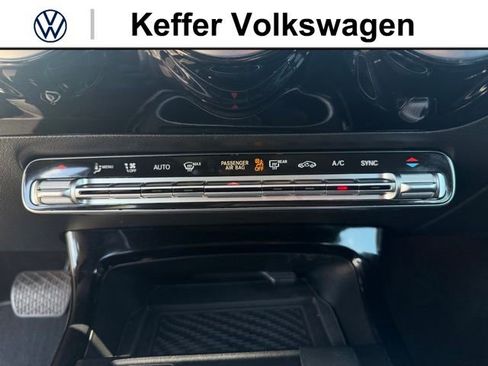 Used 2025 Mercedes-Benz CLA 250 4MATIC image 22