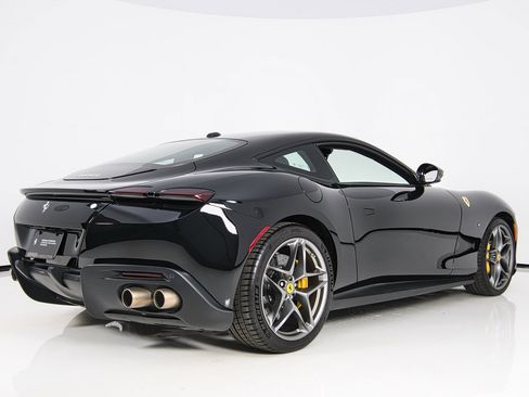 Certified 2021 Ferrari Roma RWD image 7